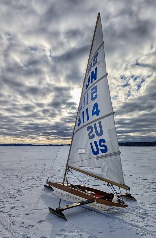 dn iceboat on north lake Leelanau I'm Leelanau peninsula Michigan
